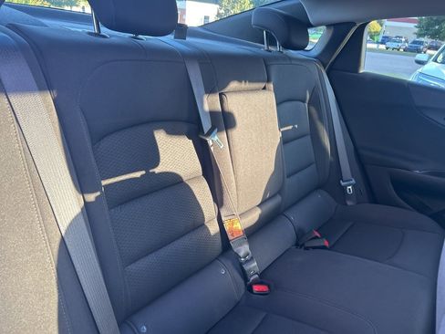 Used 2024 Chevrolet Malibu LT image 38