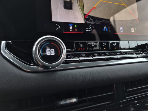 New 2026 GMC Canyon Elevation w/ Convenience Package image 17