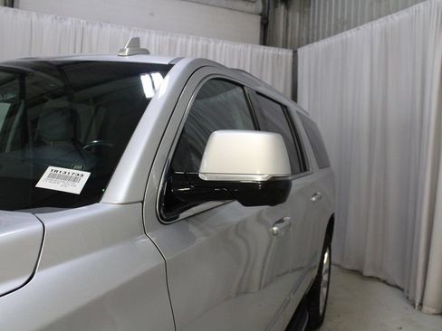 Used 2020 Cadillac Escalade ESV Premium Luxury AWD/4WD image 36