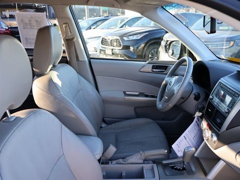 Used 2010 Subaru Forester 2.5X Limited image 8