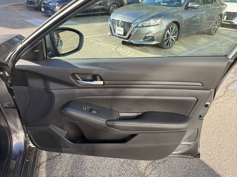 Used 2025 Nissan Altima 2.5 SV w/ SV Special Edition Package AWD/4WD image 29