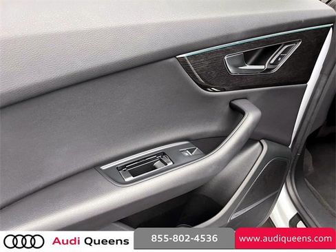 Used 2019 Audi Q8 Premium Plus w/ Premium Plus image 11