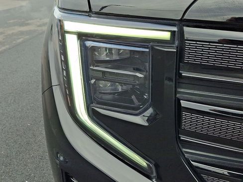 Used 2022 GMC Sierra 1500 Elevation image 10