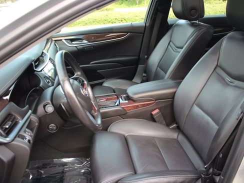 Used 2014 Cadillac XTS Luxury image 13