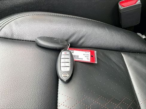 Used 2024 Nissan Altima 2.5 SR w/ SR Premium Package AWD/4WD image 31