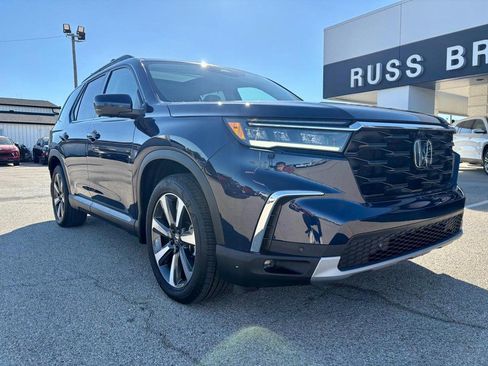 Used 2023 Honda Pilot Elite image 3