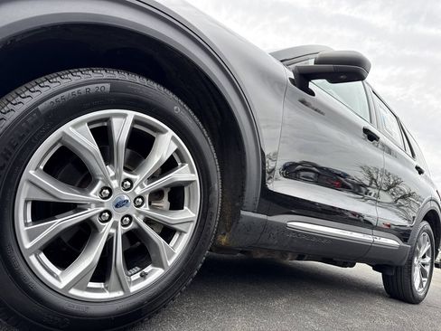 Used 2022 Ford Explorer XLT w/ Equipment Group 202A AWD/4WD image 10
