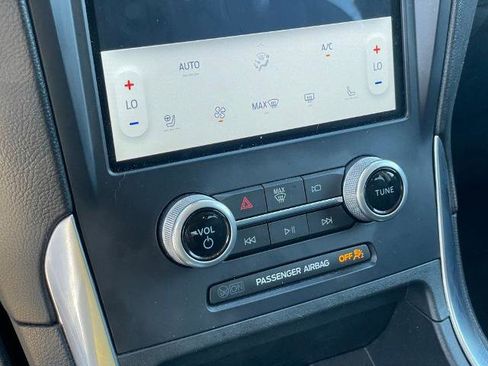 Used 2022 Ford Edge Titanium image 23