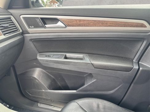 Used 2018 Volkswagen Atlas SEL Premium AWD/4WD image 31