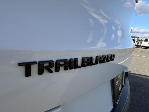 Used 2022 Chevrolet TrailBlazer RS w/ Sun and Liftgate Package image 16