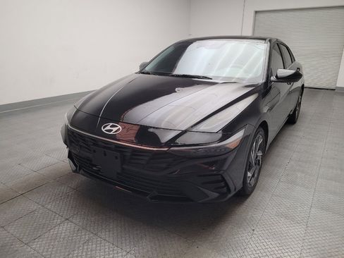 Used 2025 Hyundai Elantra SEL FWD image 15