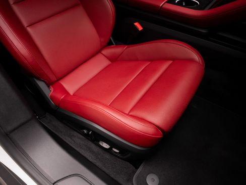 Used 2023 Porsche Taycan image 60