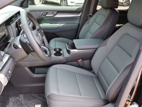 New 2026 GMC Terrain AT4 AWD/4WD image 10