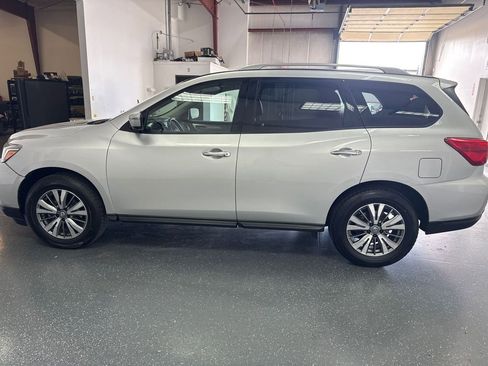 Used 2019 Nissan Pathfinder SL image 7
