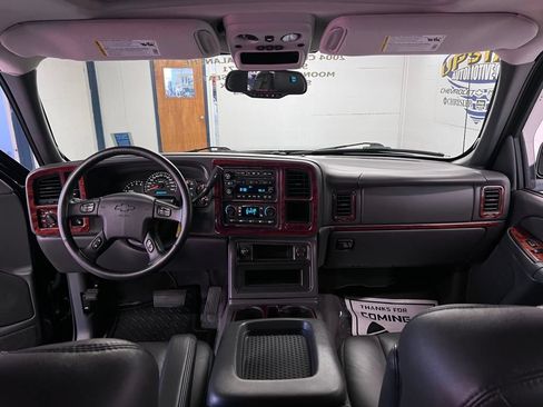 Used 2004 Chevrolet Avalanche Z71 w/ Sun And Sound Package AWD/4WD image 41