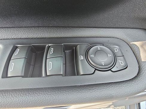 Used 2023 GMC Terrain SLE w/ Driver Convenience Package FWD image 26