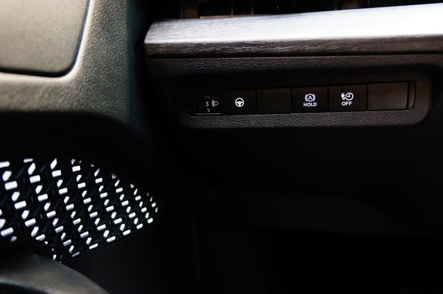 Certified 2023 Nissan Ariya FWD image 27