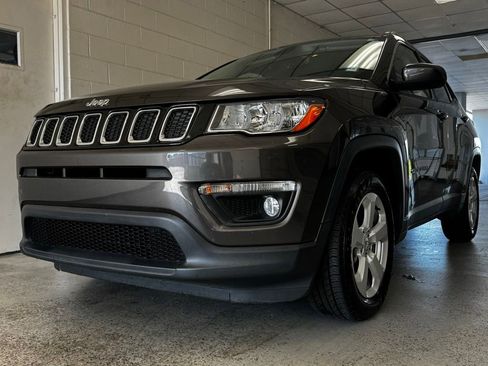 Used 2018 Jeep Compass Latitude w/ Popular Equipment Group FWD image 20