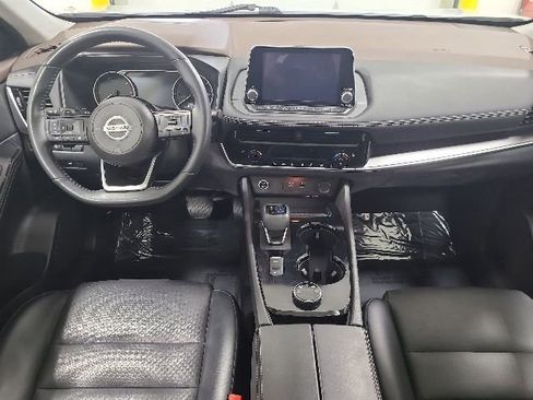 Used 2021 Nissan Rogue SV w/ Premium Package AWD/4WD image 2