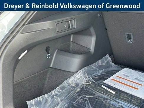New 2026 Volkswagen Tiguan SE R-Line AWD/4WD image 32