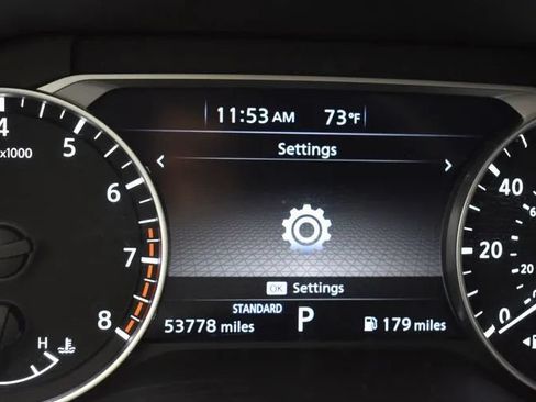 Used 2024 Nissan Pathfinder SV FWD image 29