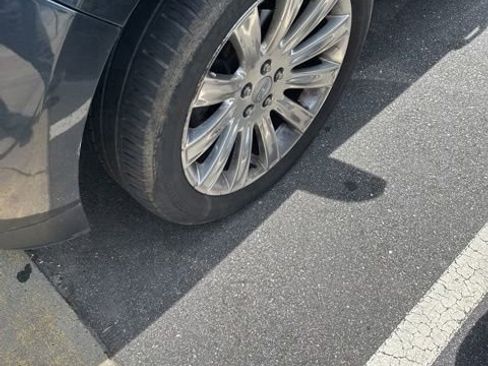Used 2014 Lincoln MKX AWD w/ Equipment Group 102A image 4
