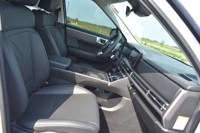 Used 2024 Hyundai Santa Fe SEL FWD image 12