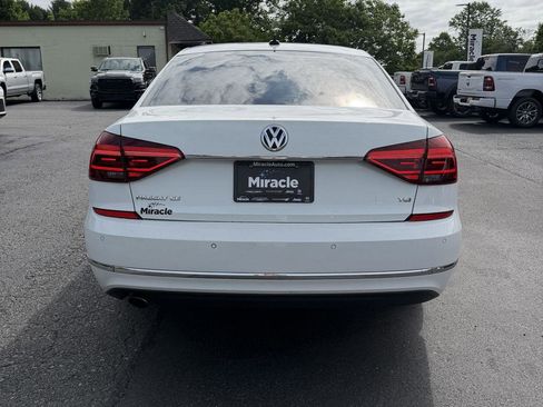 Used 2017 Volkswagen Passat 1.8T SE FWD image 4