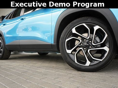 Used 2025 Chevrolet Trax RS w/ Driver Confidence Package image 10