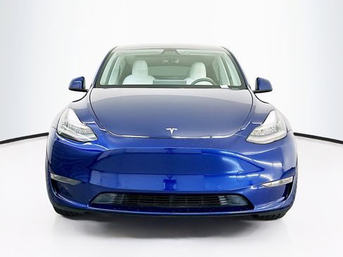 Used 2020 Tesla Model Y Long Range image 2