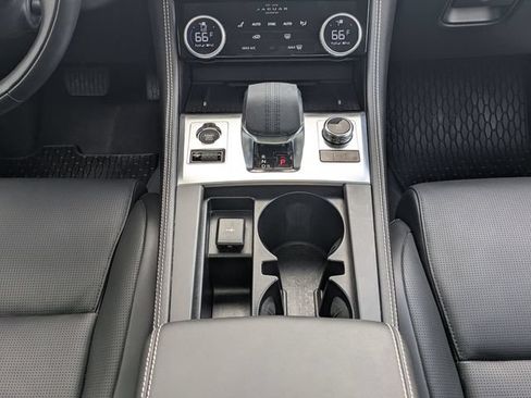 Used 2025 Jaguar F-PACE R-Dynamic S AWD/4WD image 18