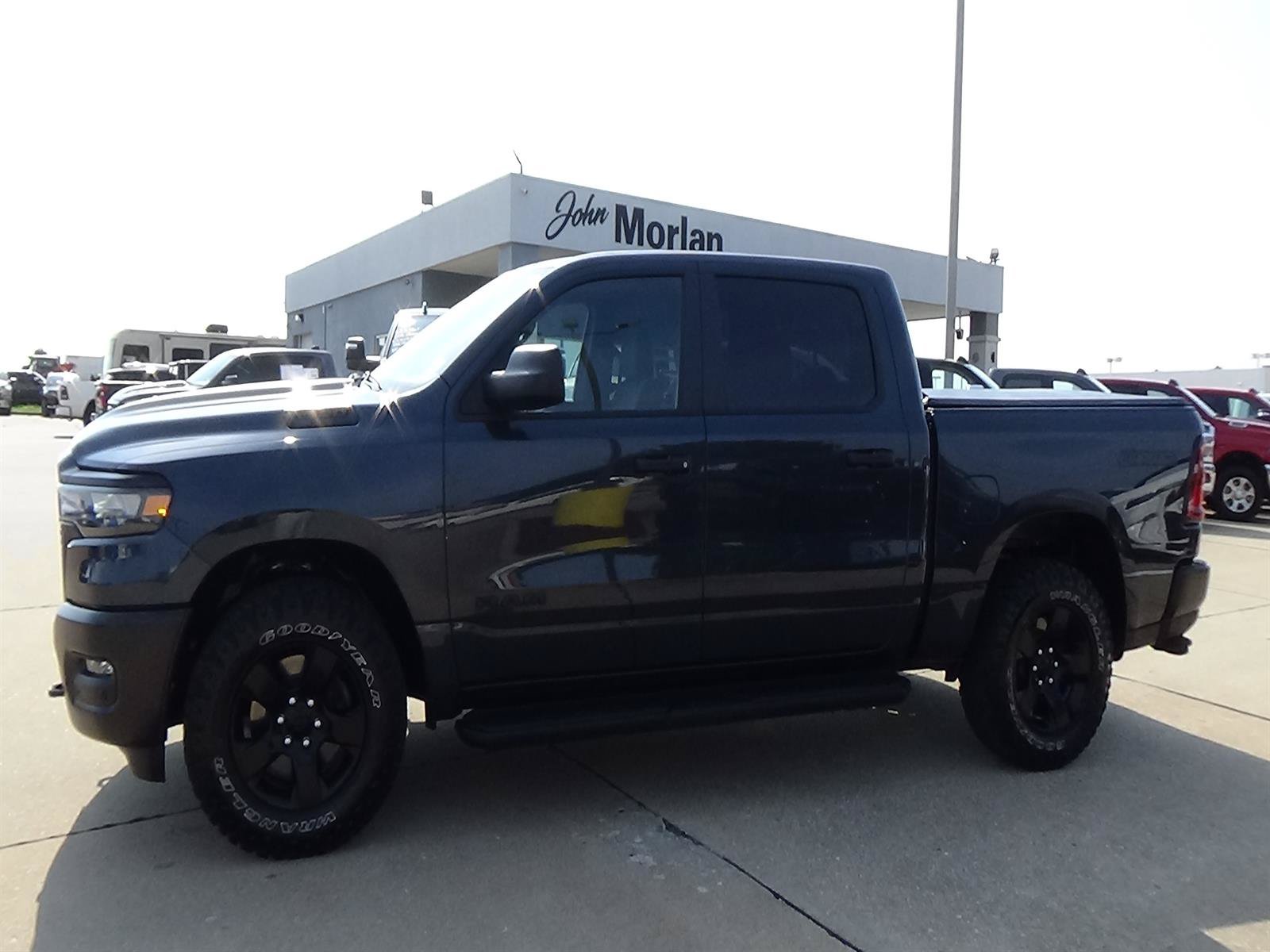 Used 2025 RAM 1500 Warlock AWD/4WD image 1