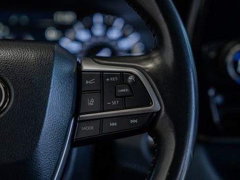 Used 2022 Toyota Highlander XSE image 29