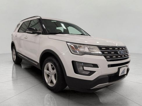 Certified 2017 Ford Explorer XLT AWD/4WD image 1
