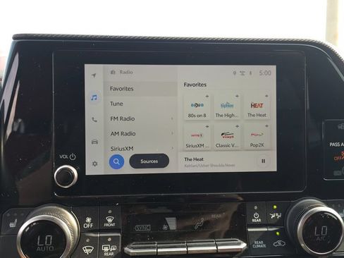 Used 2023 Toyota Highlander XSE FWD image 18