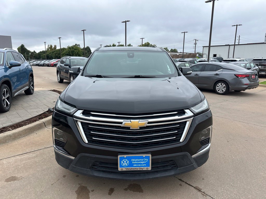 Used 2023 Chevrolet Traverse LT FWD image 2