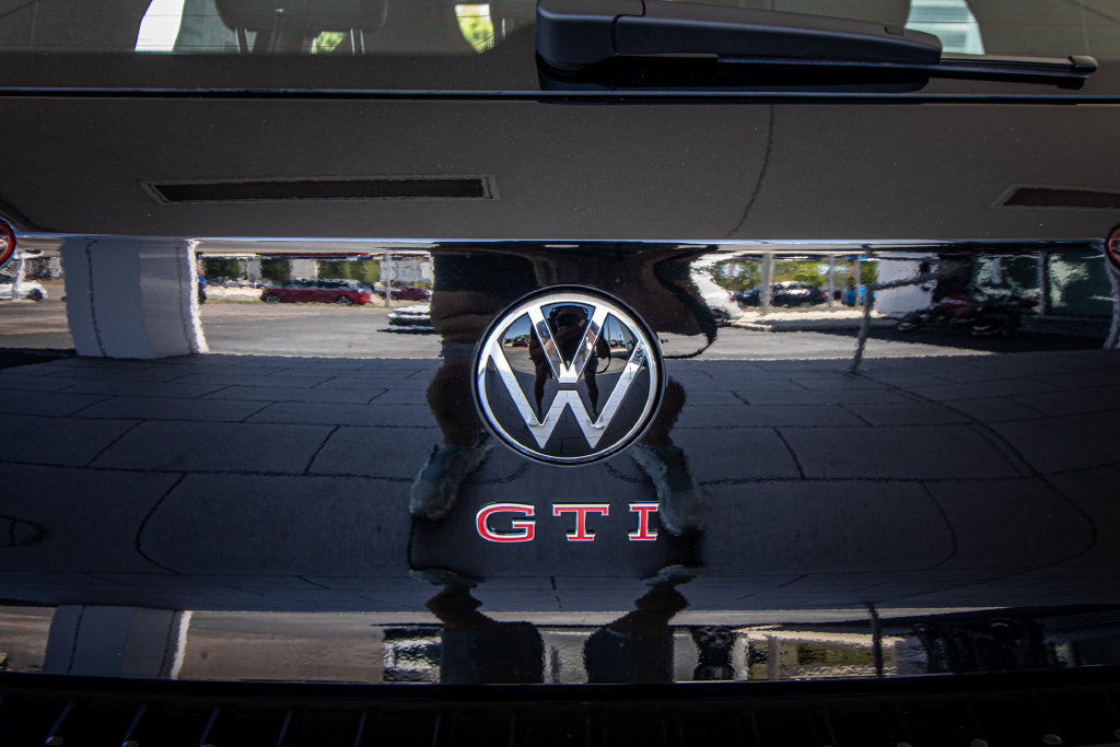 New 2026 Volkswagen GTI SE FWD image 18