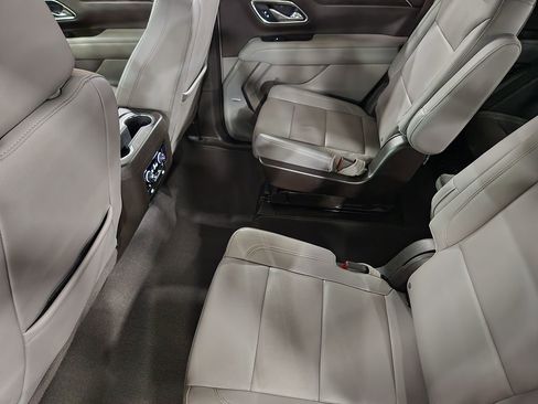 Used 2024 Chevrolet Tahoe Z71 w/ Luxury Package AWD/4WD image 53