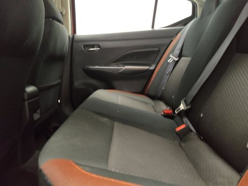 Used 2025 Nissan Versa SR FWD image 18