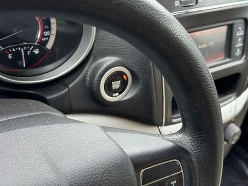 Used 2017 Dodge Journey SXT w/ Comfort/Convenience Group FWD image 25