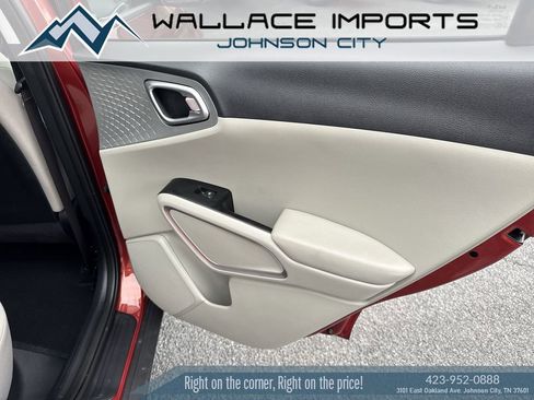 Used 2023 Kia Soul LX w/ LX Technology Package image 36