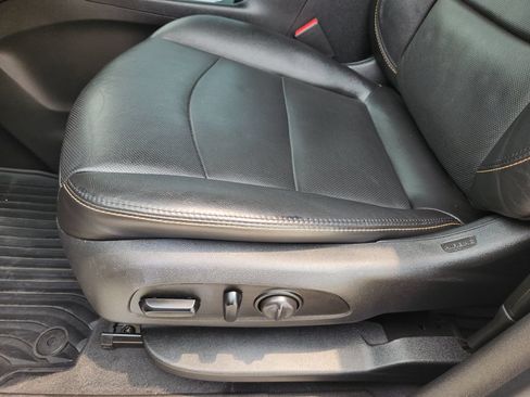 Used 2020 Chevrolet Equinox Premier FWD image 25