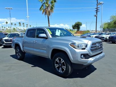 Used 2017 Toyota Tacoma TRD Sport w/ Tow Package (A/T)