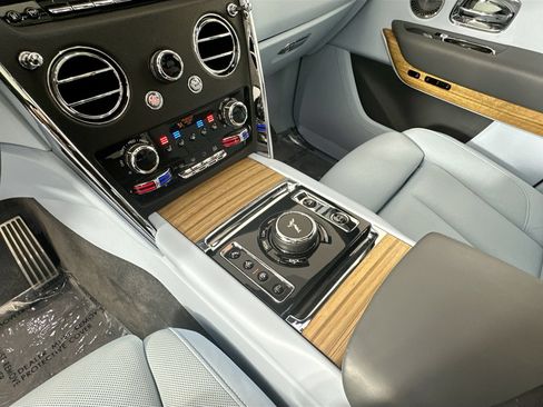 Certified 2019 Rolls-Royce Cullinan AWD/4WD image 15