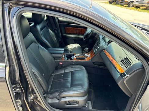 Used 2013 Lincoln MKS AWD image 17