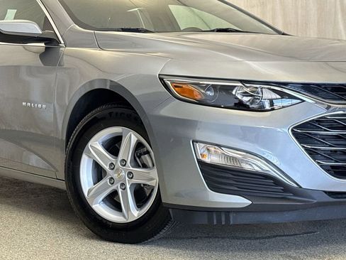 Used 2025 Chevrolet Malibu LS FWD image 3