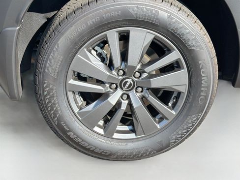Used 2025 Nissan Pathfinder SV AWD/4WD image 8