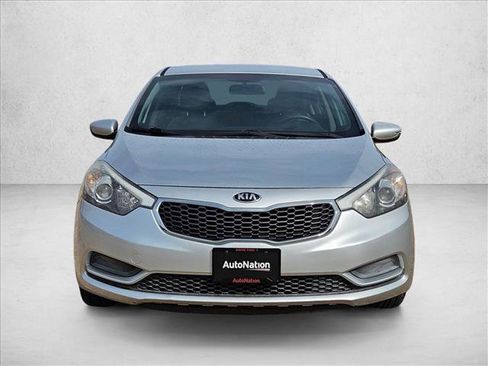 Used 2015 Kia Forte LX FWD image 2