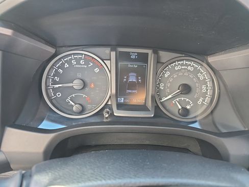 Certified 2021 Toyota Tacoma TRD Off-Road AWD/4WD image 20