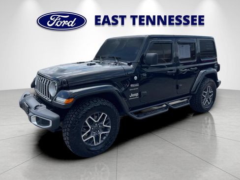 Used 2024 Jeep Wrangler Unlimited Sahara w/ Technology Group AWD/4WD image 7